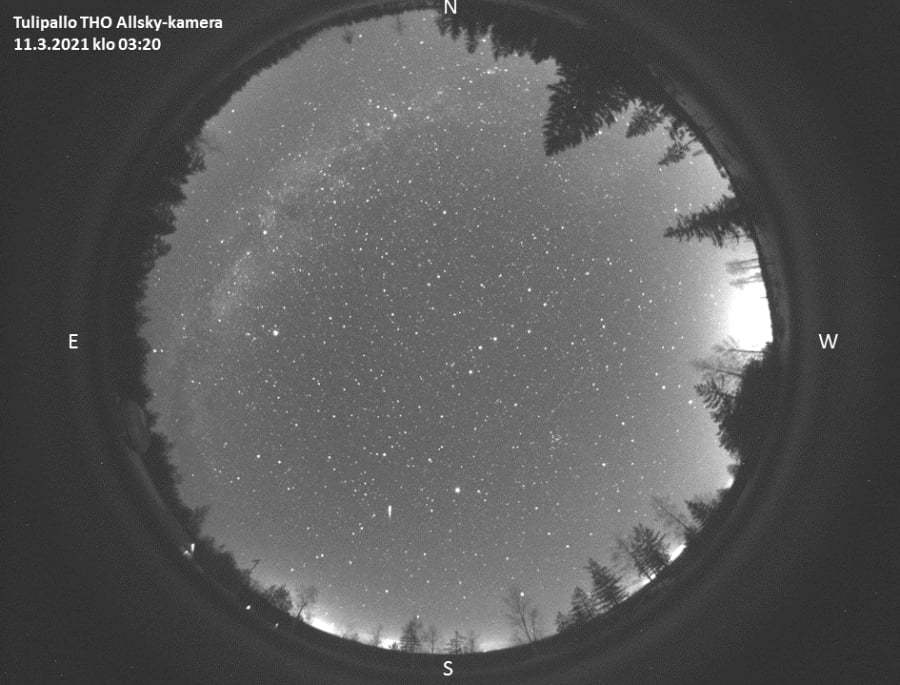 Fireball 11.3.2021 03:20. Photo: Taurus Hill Observatory.